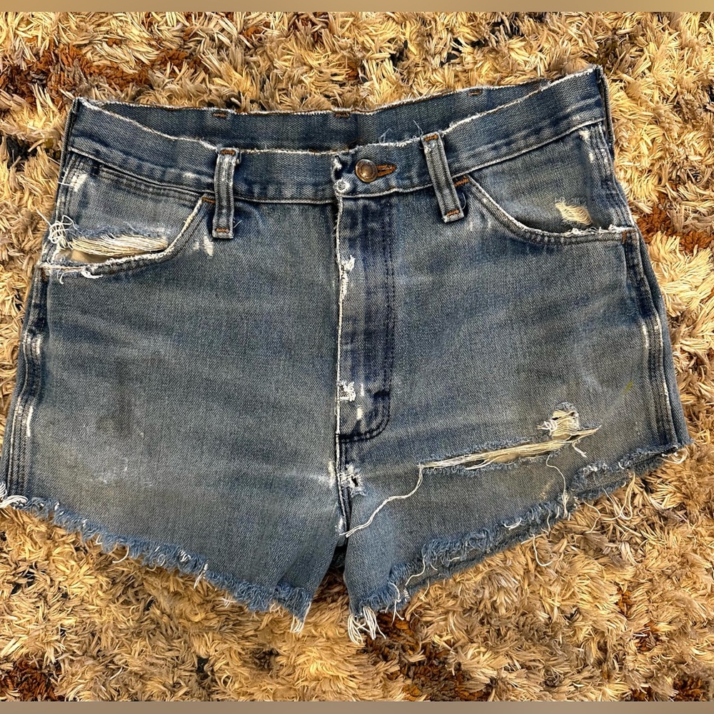Wrangler Ladies High Waist Cut Off Shorts Waist 29 Inches